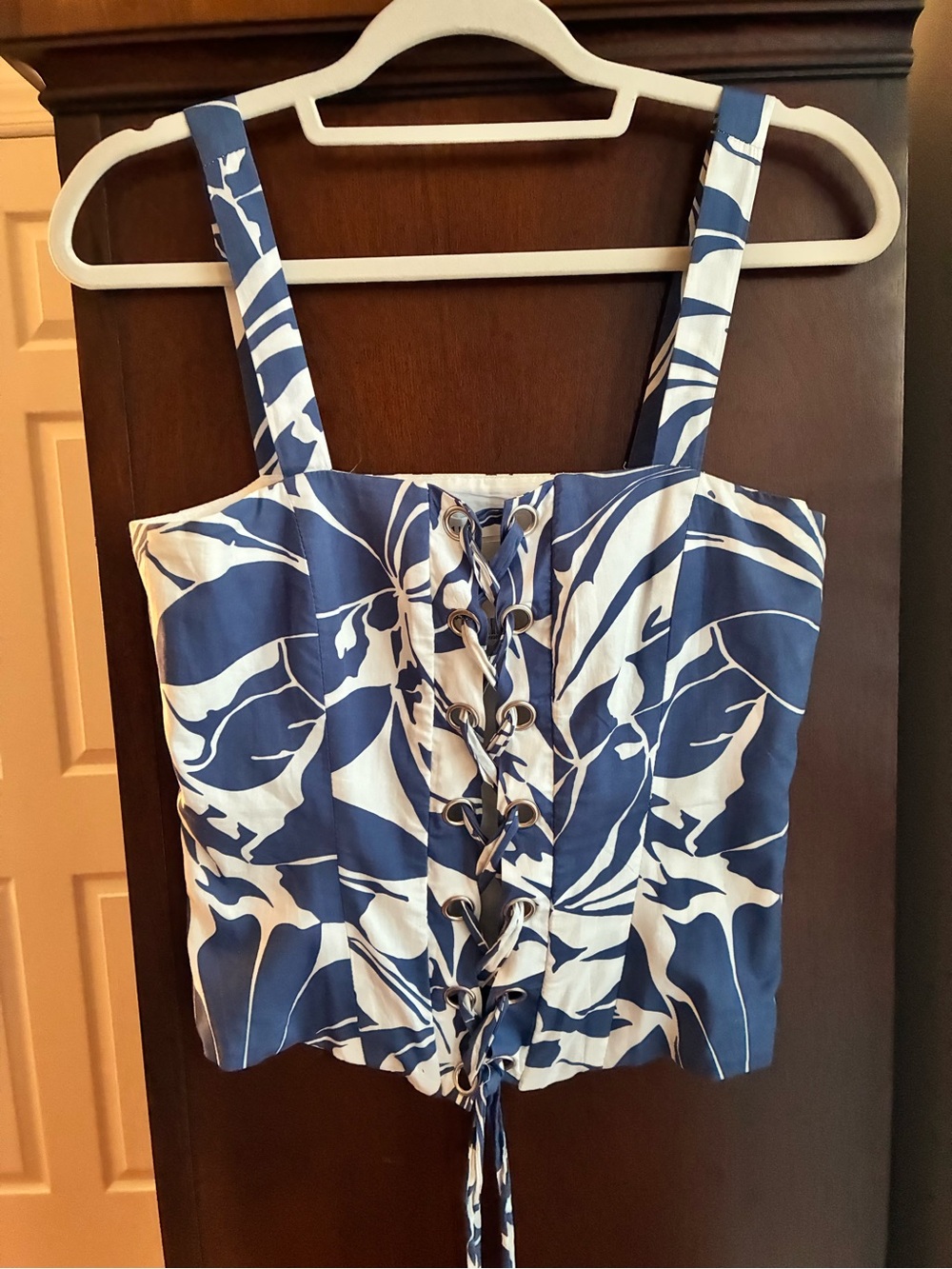 MILLY Blue & White Tropical Print Lace-Up Corset Crop Top - Picture 2 of 7